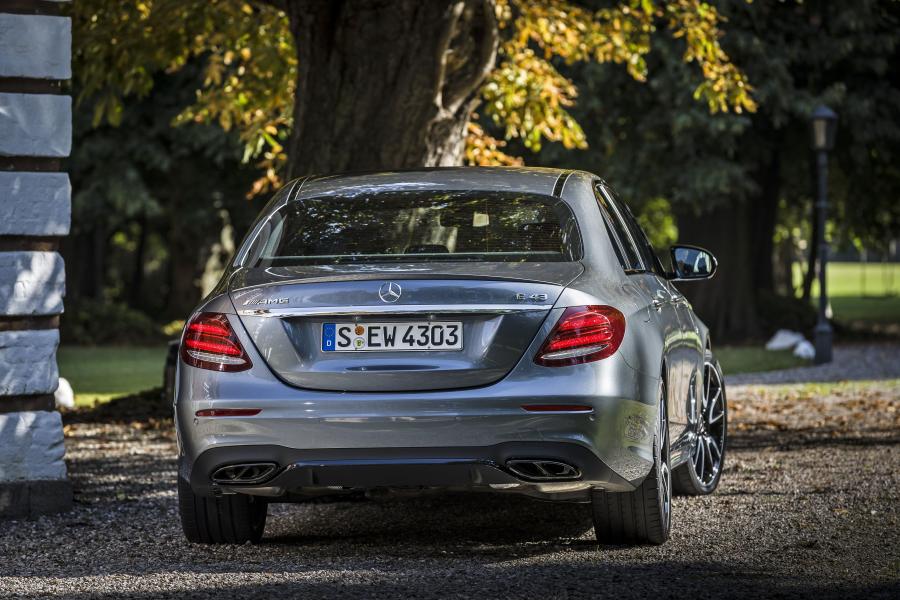  Mercedes-AMG E43 4Matic 2016 года  (фото 6 из 30)